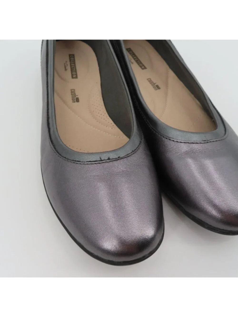 Clarks Collection Women 8.5 M Gray Shimmer Round Toe Ballet Flats Comfort Shoes